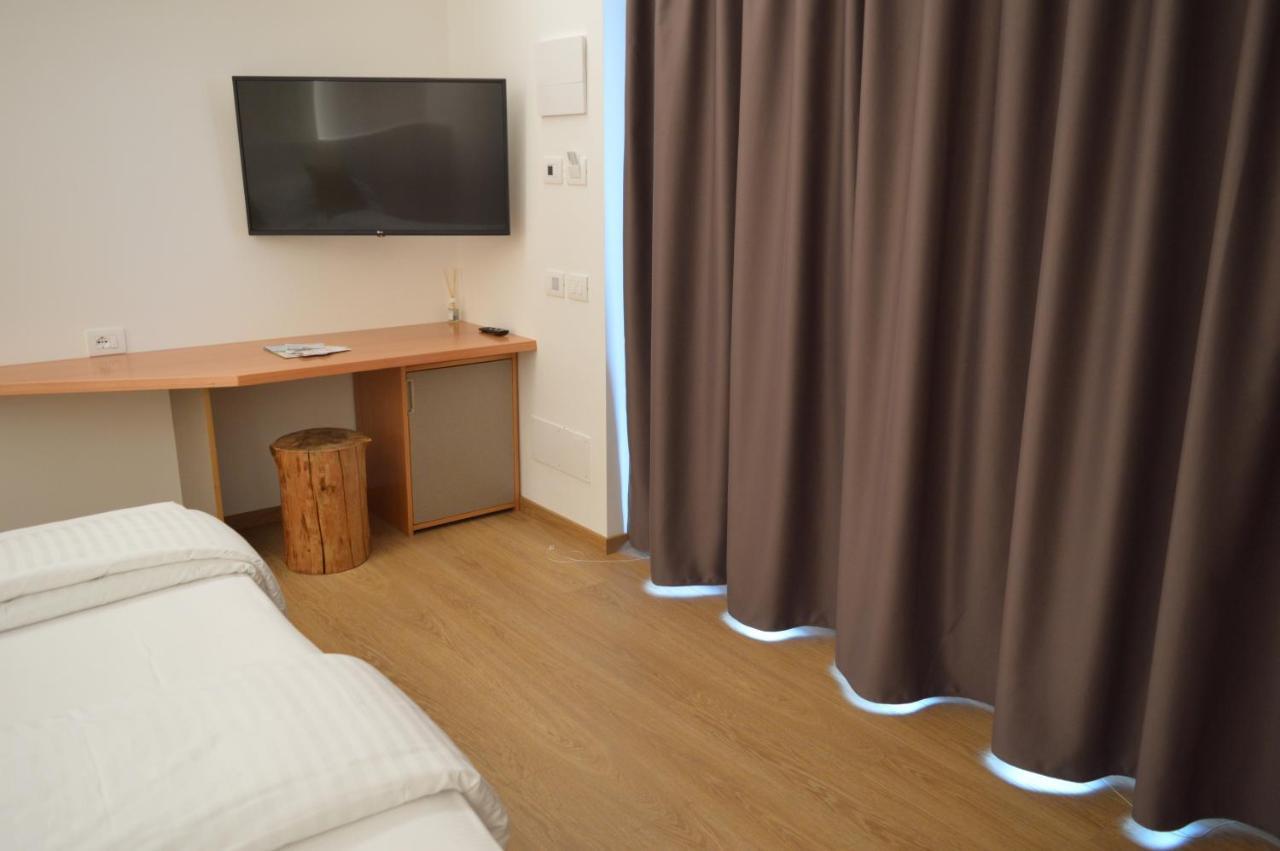 Agriturismo Terre Di Ginepro บอร์เกตโตดิวารา ภายนอก รูปภาพ
