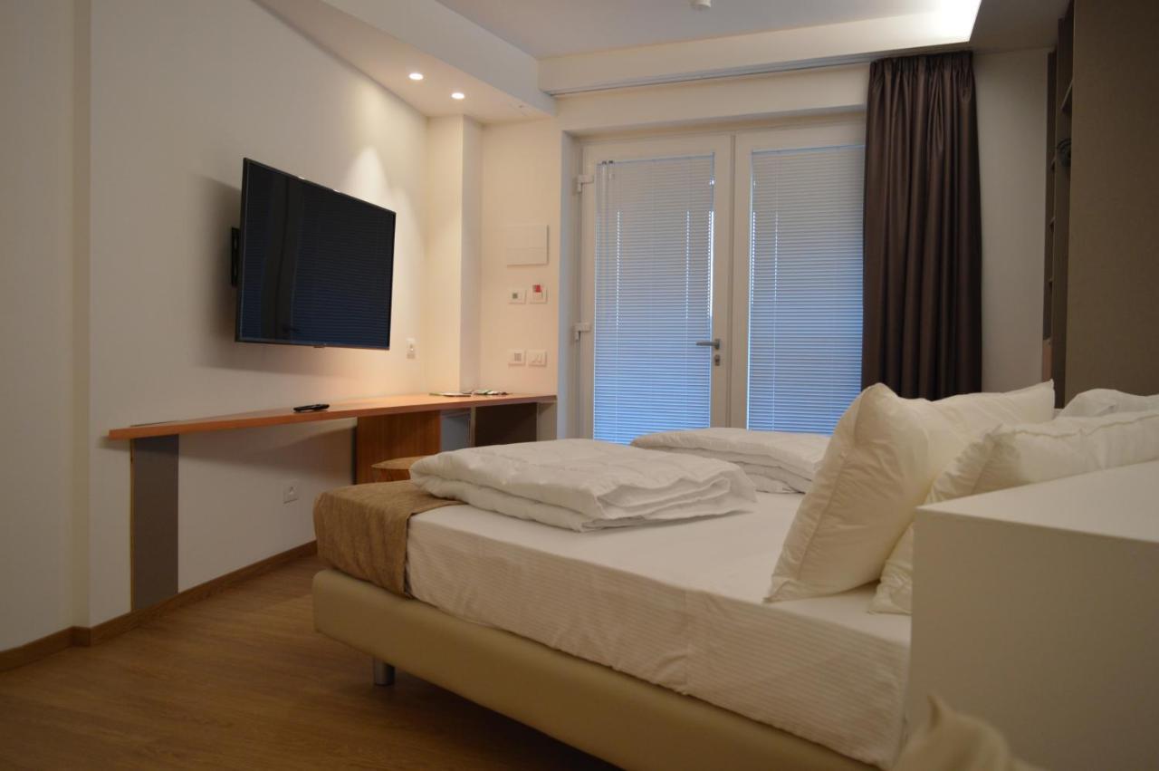 Agriturismo Terre Di Ginepro บอร์เกตโตดิวารา ภายนอก รูปภาพ