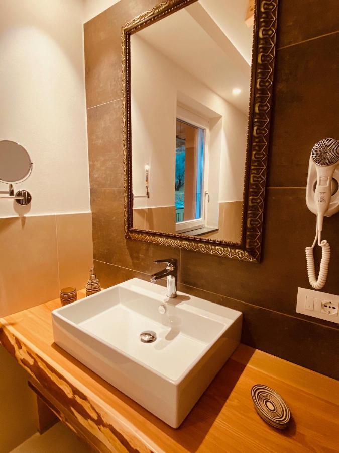 Agriturismo Terre Di Ginepro บอร์เกตโตดิวารา ภายนอก รูปภาพ
