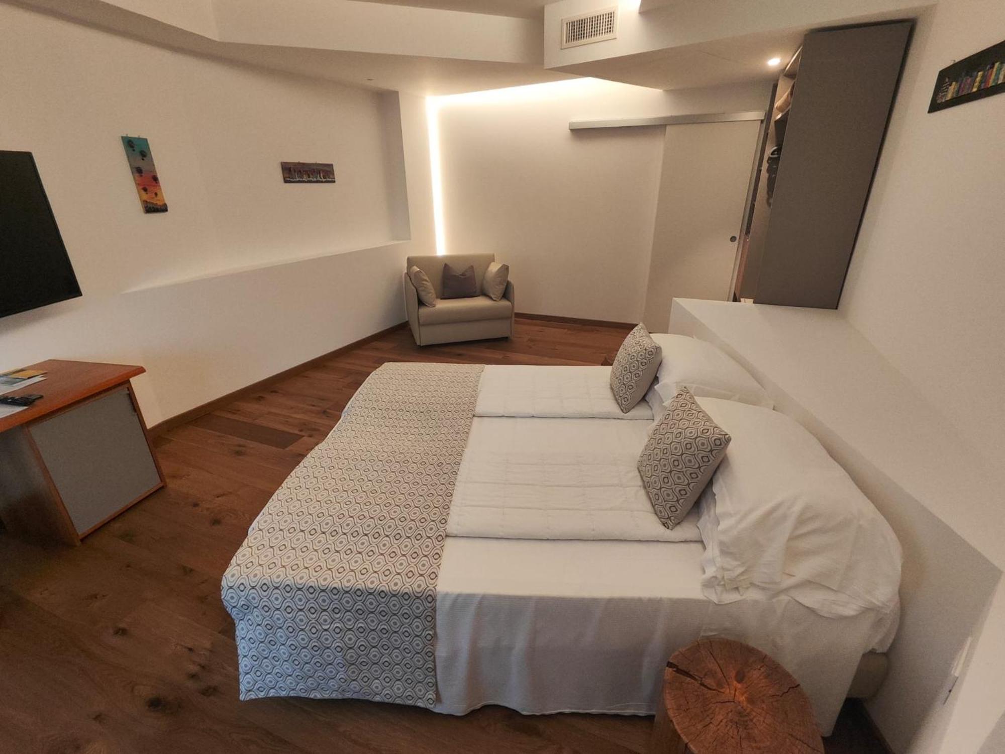 Agriturismo Terre Di Ginepro บอร์เกตโตดิวารา ภายนอก รูปภาพ