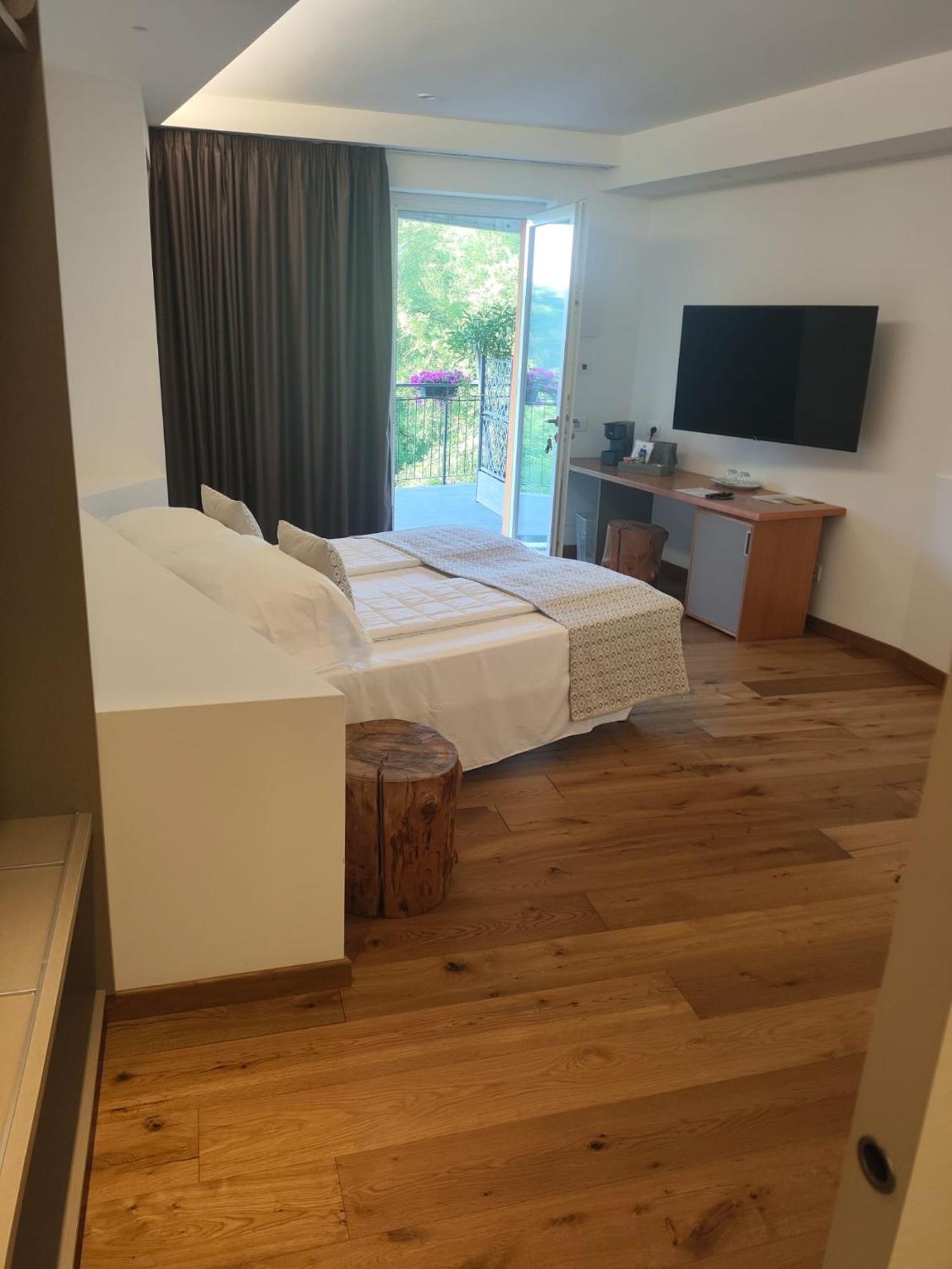 Agriturismo Terre Di Ginepro บอร์เกตโตดิวารา ภายนอก รูปภาพ